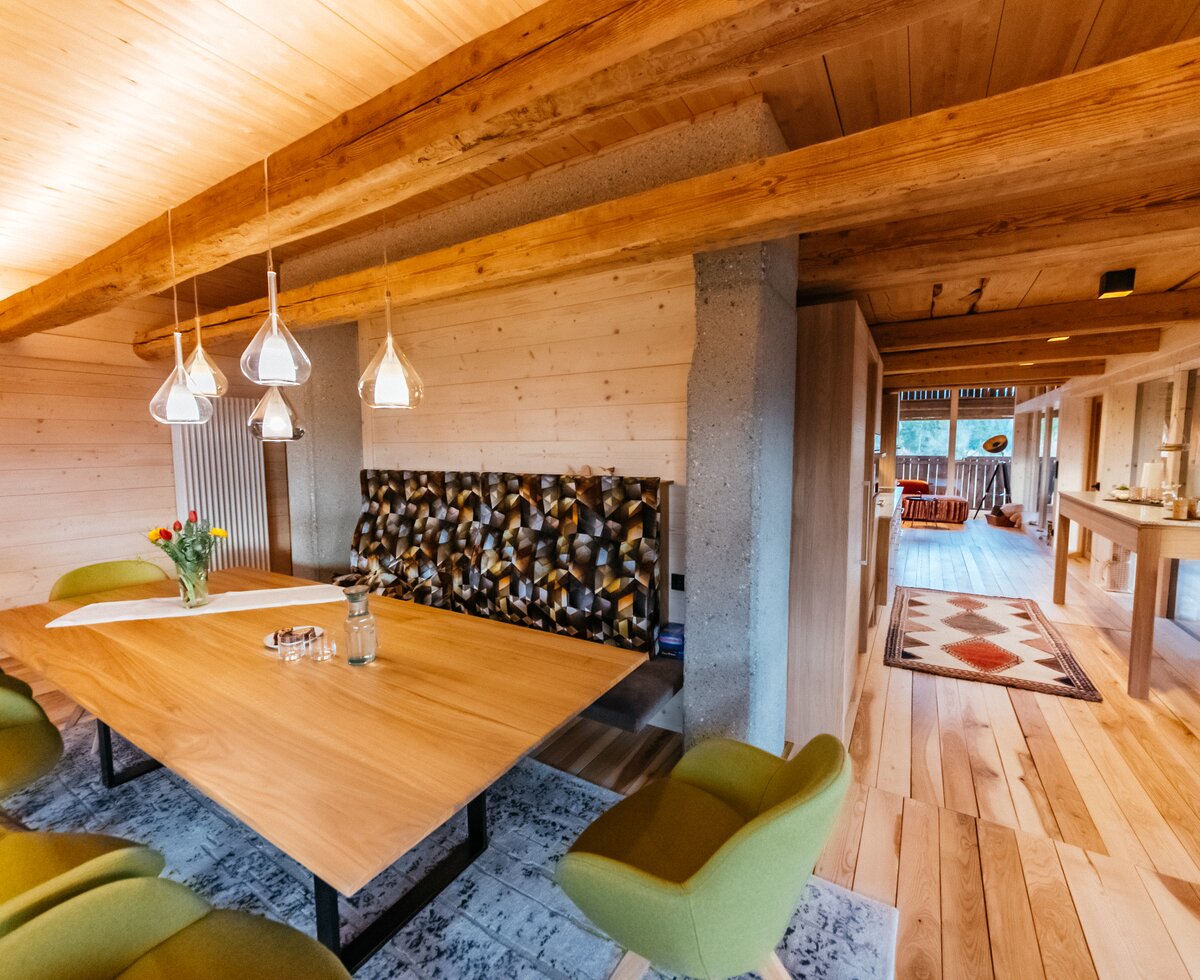Esszimmer mit Esstisch | © Urlaub am Bauernhof Kärnten / Daniel Gollner Esszimmer mit Esstisch modern dekoriert | © Urlaub am Bauernhof Kärnten / Daniel Gollner