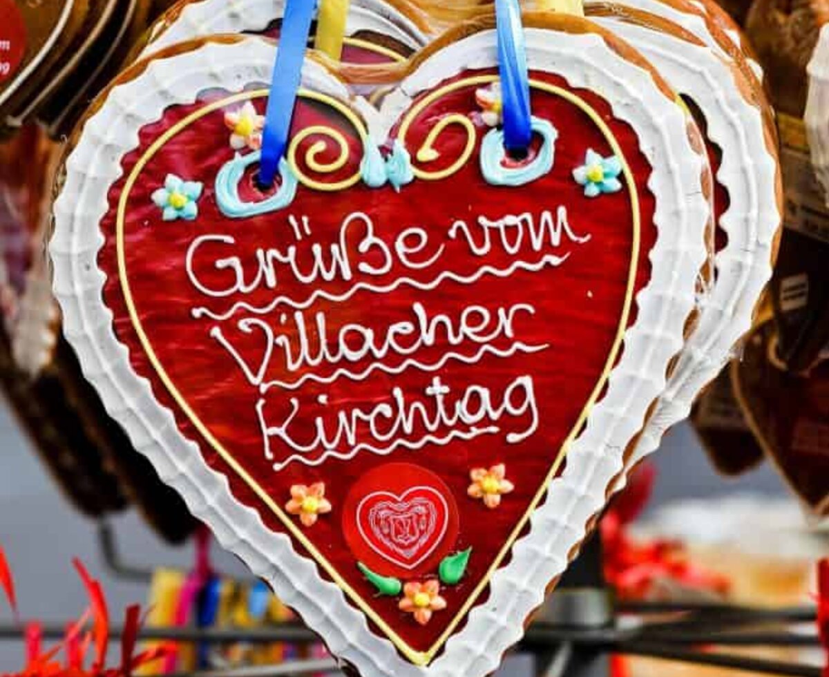 hart formed from gingerbread | © Villacher Kirchtags GmbH hart formed from gingerbread on the famous Villacher Kirchtag | © Villacher Kirchtags GmbH