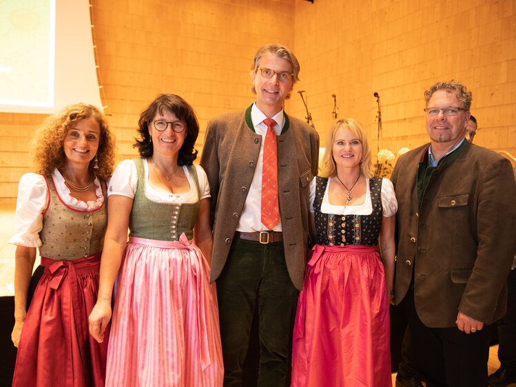 Gerhild Hartweger, Obfrau Karin Schabus, Landarbeiterkammer Präsident Ing. Harald Sucher, GF Edith Sabath-Kerschbaumer und Günther Zeilinger | © Nicolas Zangerle