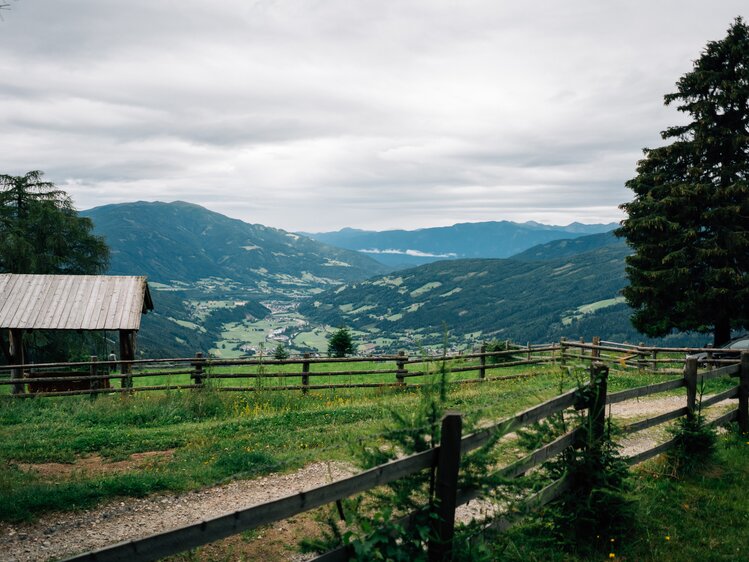 Landschaft der Berge und Ortschaften | © Urlaub am Bauernhof Kärnten / Daniel Gollner