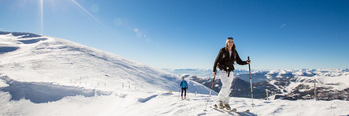 Zwei Skitourengeher in den Nockbergen | © Tine Steinthaler / Region Nockberge GmbH