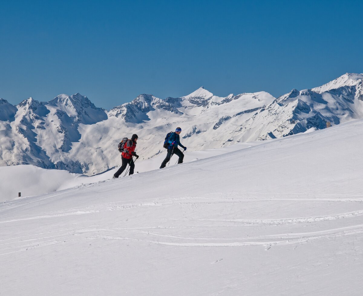 Skitourengehen aufs Stubeck | © Foto Anatol / Tourismusregion Katschberg Lieser-Maltatal Zwei Skitourengeher unterwegs aufs Stubeck | © Foto Anatol / Tourismusregion Katschberg Lieser-Maltatal