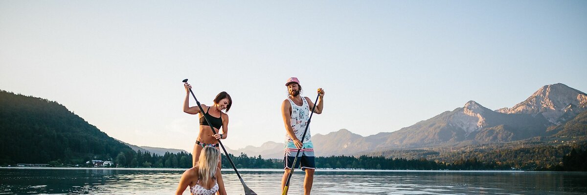 Freunde genießen den Sommertag am Faaker See in Kärnten | © Martin Hofmann/ Region Villach Tourismus GmbH
