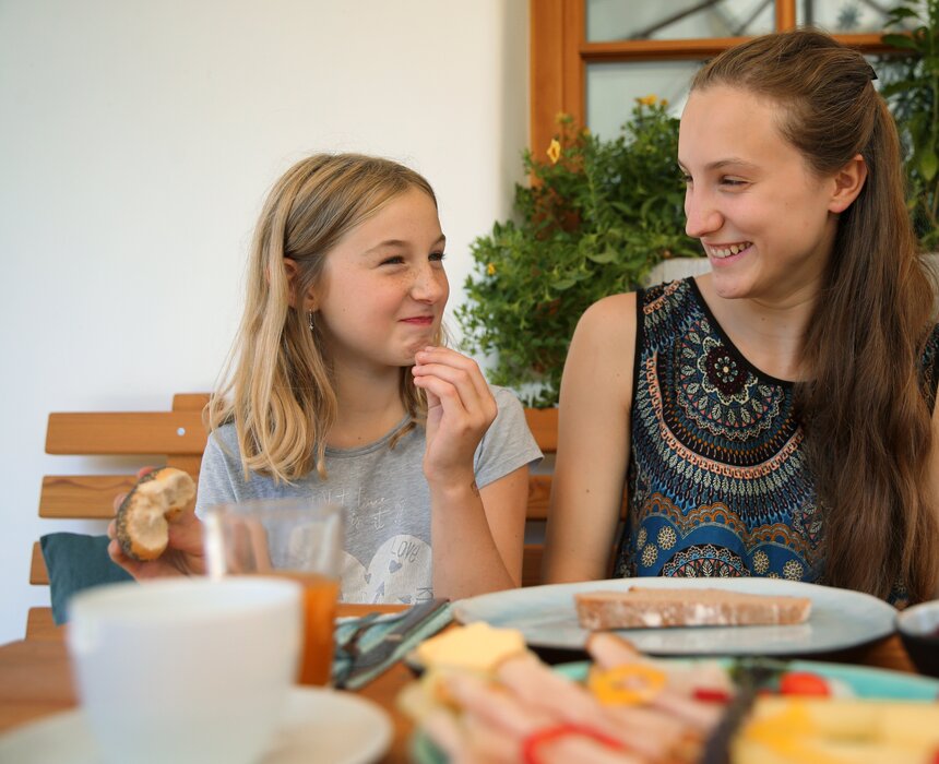 Kinder beim Frühstück | © Privat zu Gast in Niederösterreich / weinfranz.at