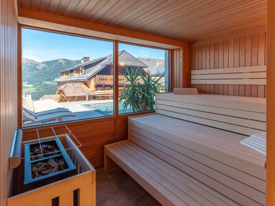 Panoramasauna im Almresort Baumschlagerberg | © Urlaub am Bauernhof Oberösterreich / Nikolaus Berger Panoramasauna mit Aussicht auf die Berge im Almresort Baumschlagerberg in Vorderstoder | © Urlaub am Bauernhof Oberösterreich / Nikolaus Berger
