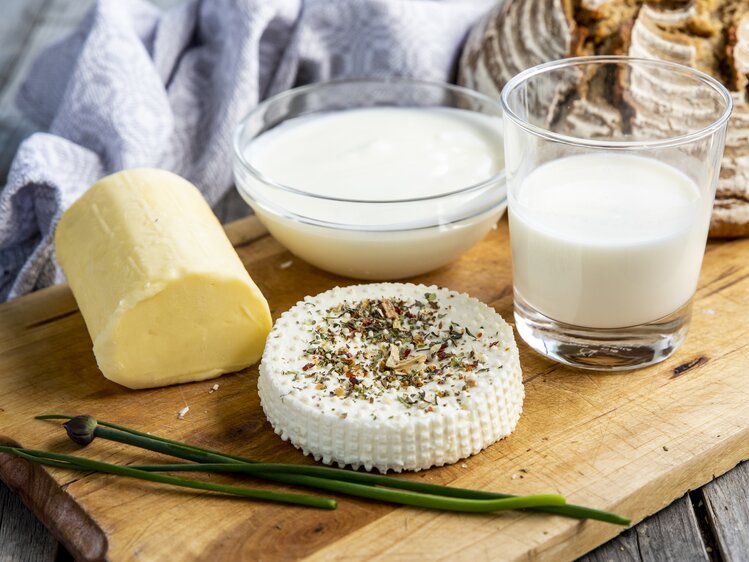 Selbstgemachter Frischkäse, Butter, Milch und Joghurt | © Urlaub am Bauernhof Oberösterreich / Puremotions Photography