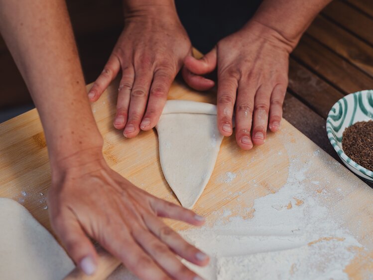 Salzstangerl formen | © Footprints Fotografie // cookingCatrin