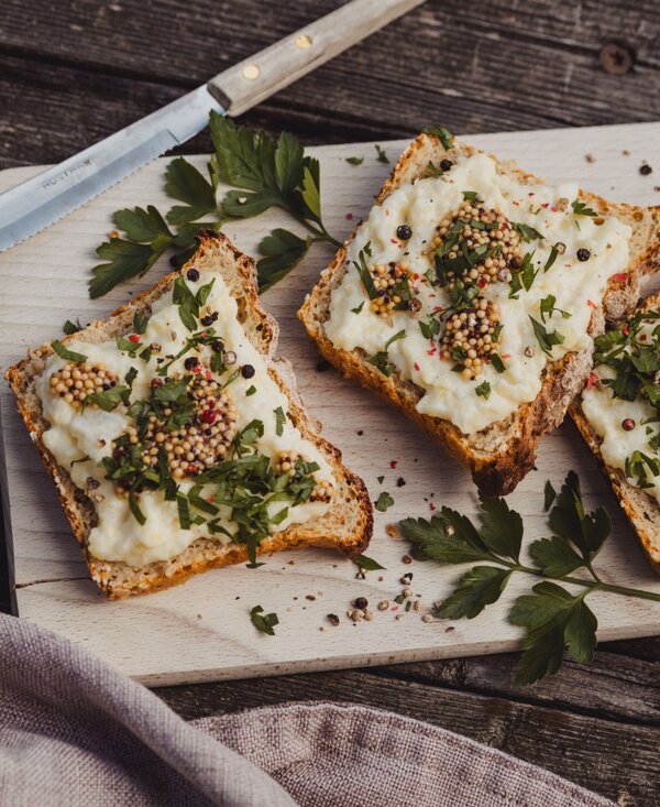 Erdäpflkas mit Bauernkaviar | © Footprints Fotografie // cookingCatrin