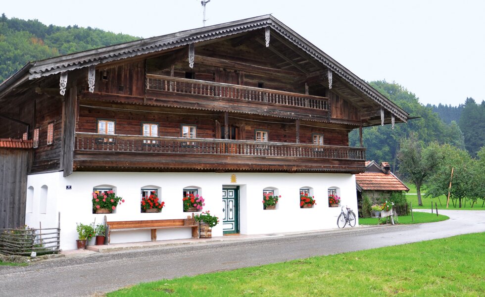 Das denkmalgeschützte Kaspergut in Feldkirchen/Mattighofen | © Urlaub am Bauernhof Oberösterreich / Harald Puchegger