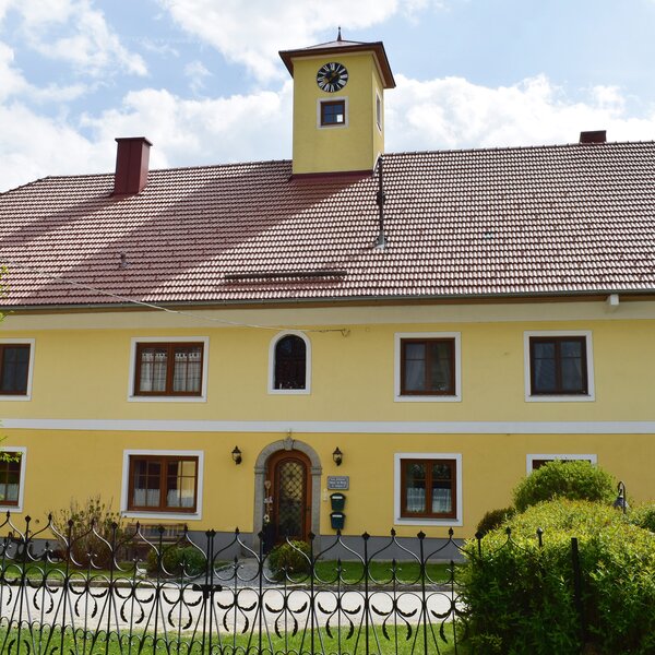 Außenansicht Ferienhof Turmkeller in Pollham, Innviertel-Hausruckwald | © Urlaub am Bauernhof Oberösterreich / Harald Puchegger