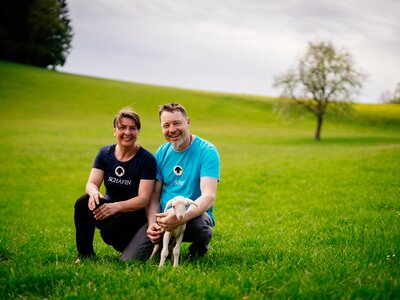 Manuela und Ernst vom Biohof Abraham in Hirschbach im Mühlkreis | © Urlaub am Bauernhof Oberösterreich / Daniel Gollner Manuela und Ernst vom Biohof Abraham in Hirschbach im Mühlkreis, Mühlviertel | © Urlaub am Bauernhof Oberösterreich / Daniel Gollner