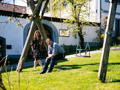 Regina und Thomas vom Biohof Stadler in Oberkappel, Mühlviertel | © Urlaub am Bauernhof Oberösterreich / Daniel Gollner