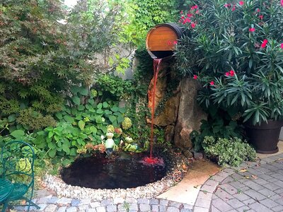 Rotweinbrunnen beim Winzerhof Schindler | © Urlaub am Bauernhof / Antje Zimmermann Rotweinbrunnen beim Winzerhof Schindler | © Urlaub am Bauernhof / Antje Zimmermann
