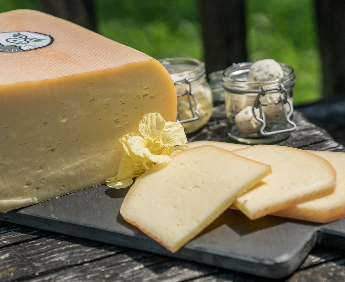 Hofeigener Käse vom Schweizerhof im Gasteinertal | © Urlaub am Bauernhof im SalzburgerLand / Matthias Gruber Hofeigener Käse vom Schweizerhof im Gasteinertal | © Urlaub am Bauernhof im SalzburgerLand / Matthias Gruber