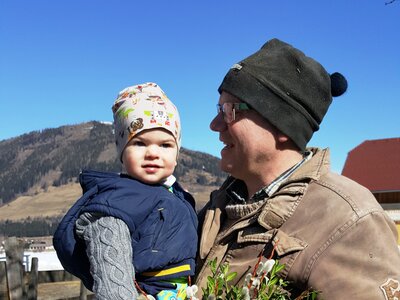 Palmbuschen binden mit Opa, Löckerwirt im Lungau, Salzburger Land | © Löckerwirt / Christina Löcker