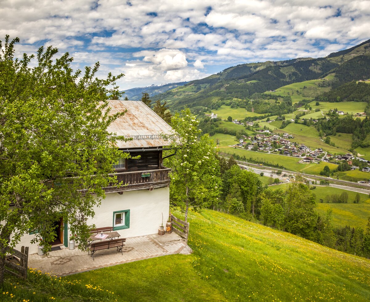 Unterblasbichl in Bruck an der Glocknerstraße, Nationalpark Hohe Tauern, Salzburger Land | © Urlaub am Bauernhof Salzburg / Bernd Suppan Haus Unterblasbichl mit Blick nach Bruck, Nationalpark Hohe Tauern | © Urlaub am Bauernhof Salzburg / Bernd Suppan