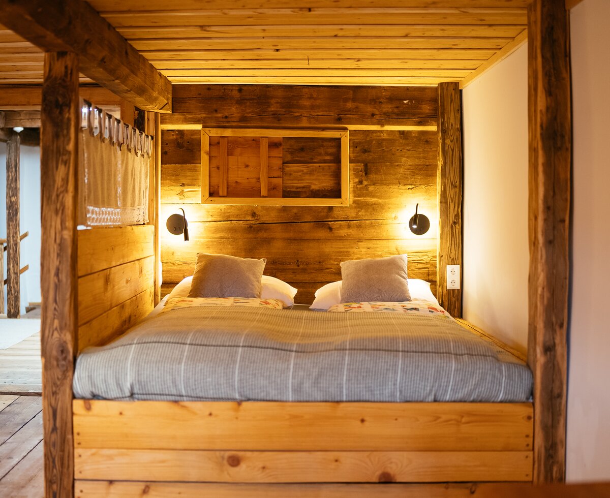 Schlafzimmer in einem urigen Bauernhaus | © Urlaub am Bauernhof Steiermark / Daniel Gollner