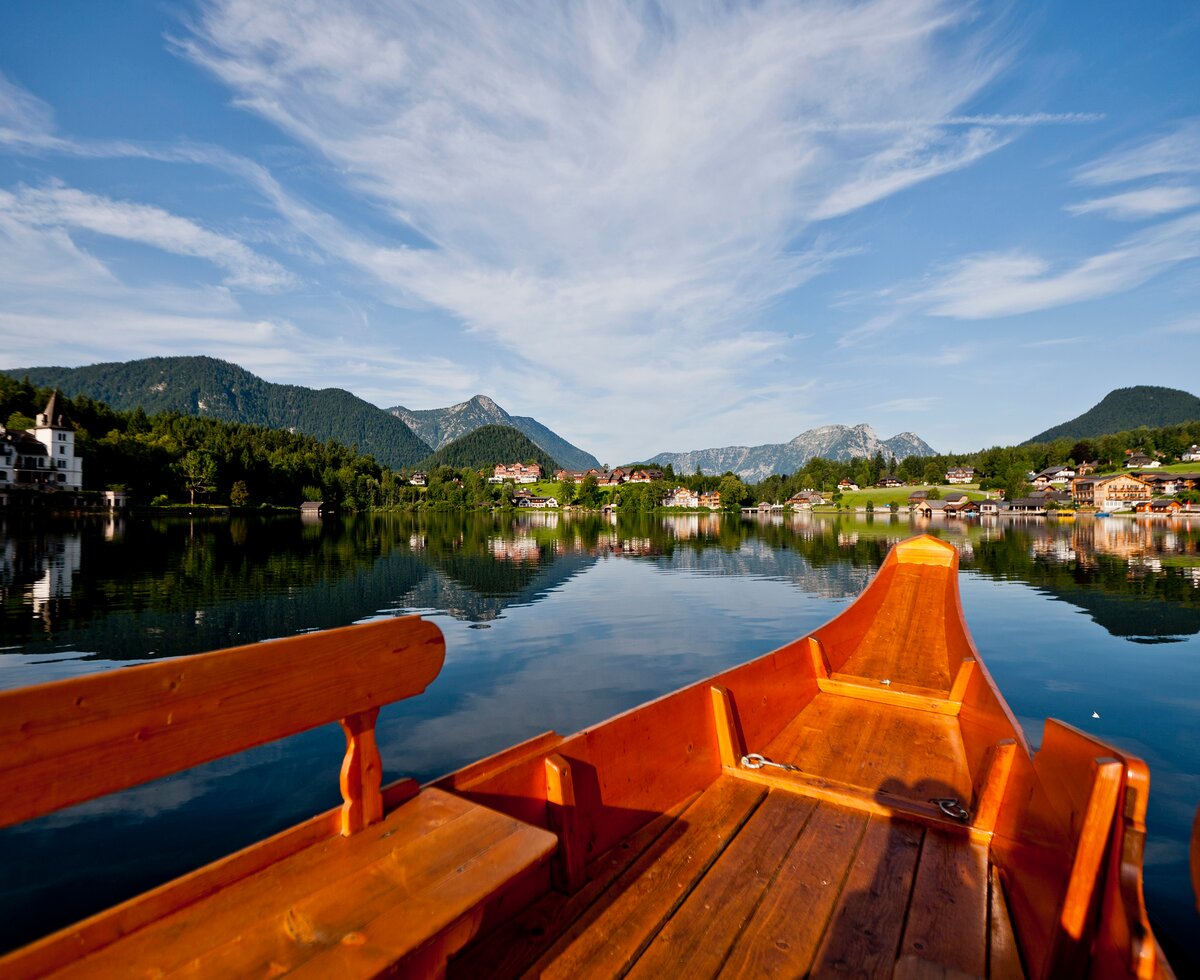 Fahrt mit einer Plätte am Grundlsee, Ausseerland-Salzkammergut, Steiermark | © TRV Ausseerland-Salzkammergut / Tom Lamm