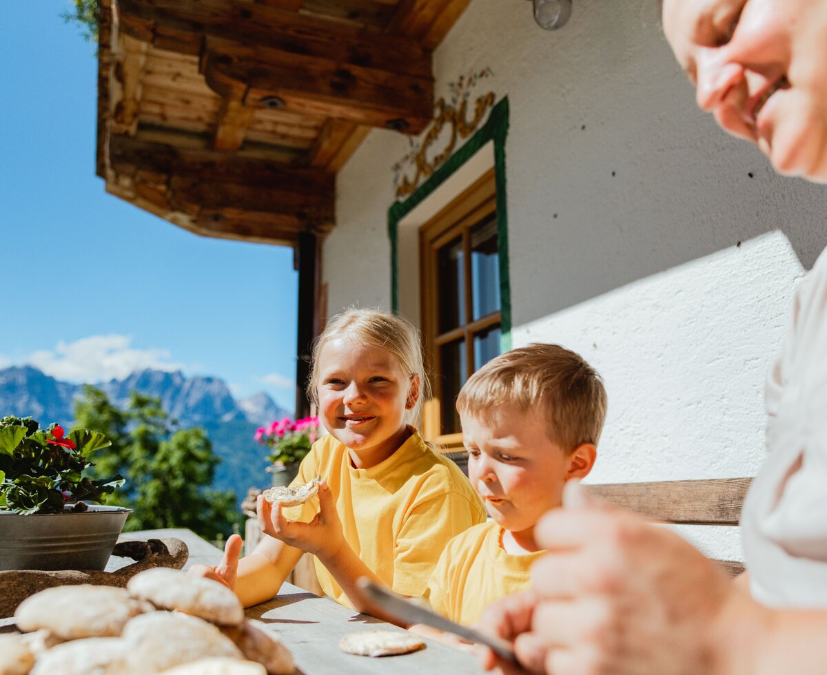 Gemeinsam Essen | © Urlaub am Bauernhof - TVB Osttirol/ Elias Bachmann