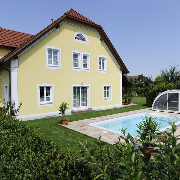 Gästehaus mit Pool
